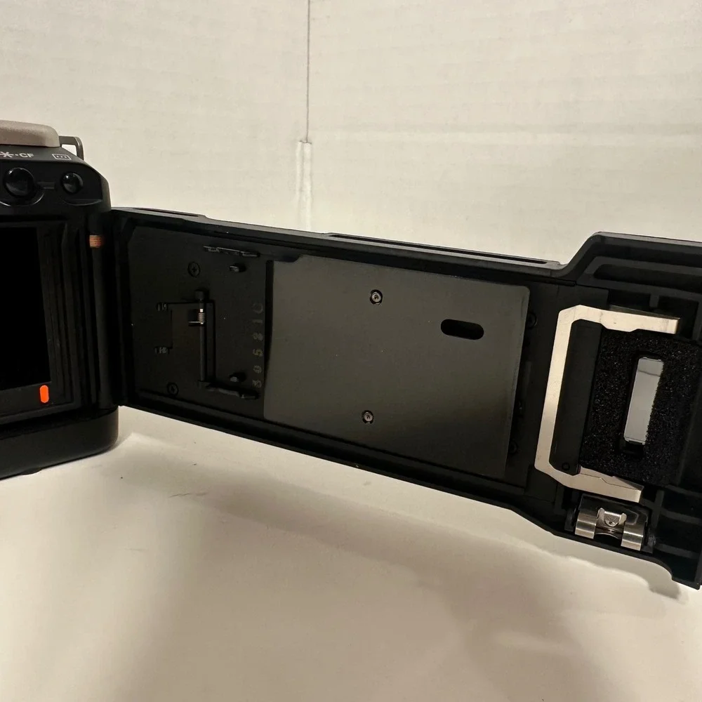 Canon EOS Elan IIE 35mm SLR Film Camera Body Untested Broken Door Parts
